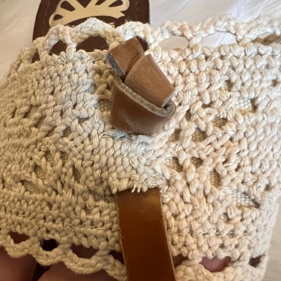 Fergalicious By Fergie Stella Crochet Thong Sandals Size 8 - Picture 10 of 10